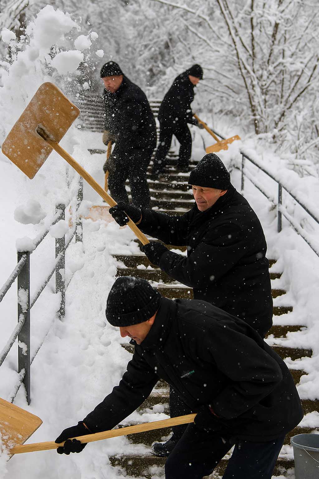 WinterFix Firmenservice in Lübeck - Maßgeschneiderte Winterdienst-Lösungen für Unternehmen