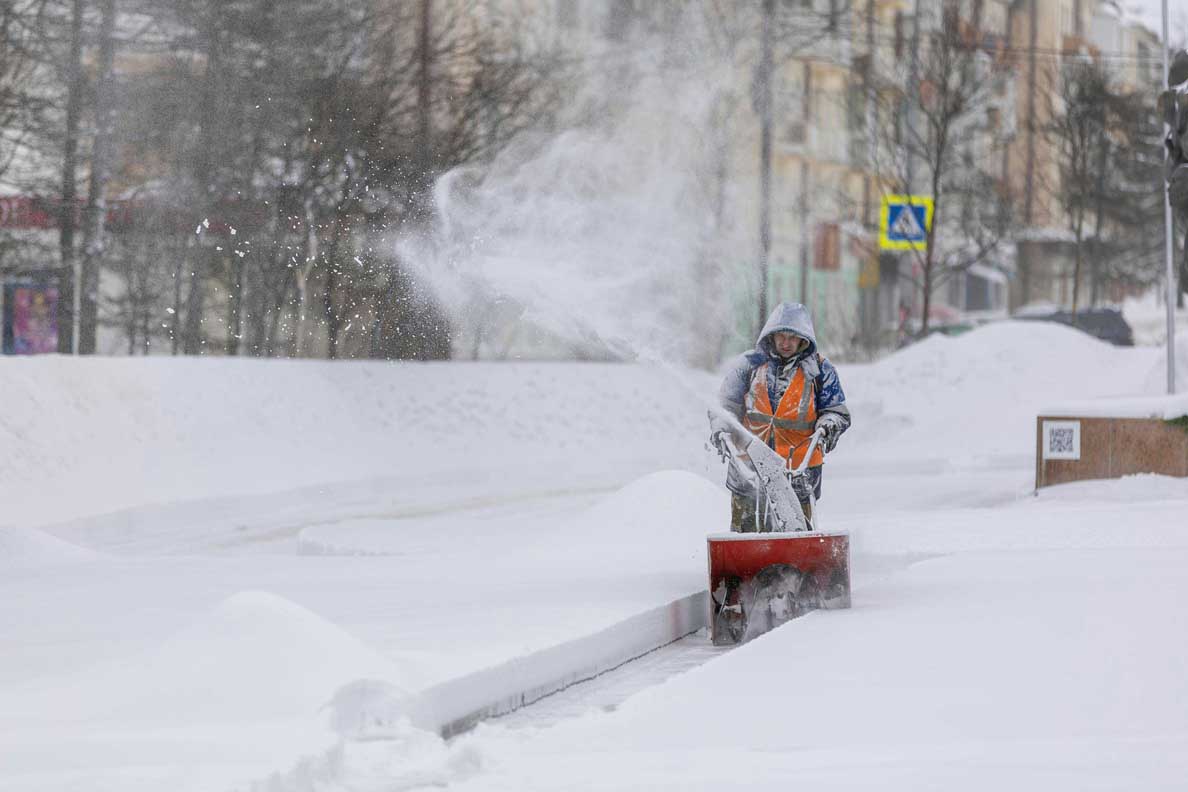WinterFix Winterdienst Parkplatzräumung Lübeck - Professioneller Service für Gewerbe und Privat